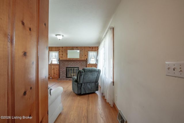 4765 Flaherty Rd, Vine Grove, KY 40175