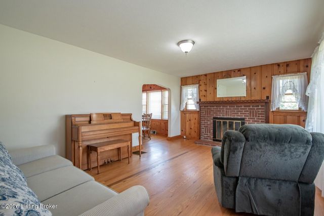 4765 Flaherty Rd, Vine Grove, KY 40175
