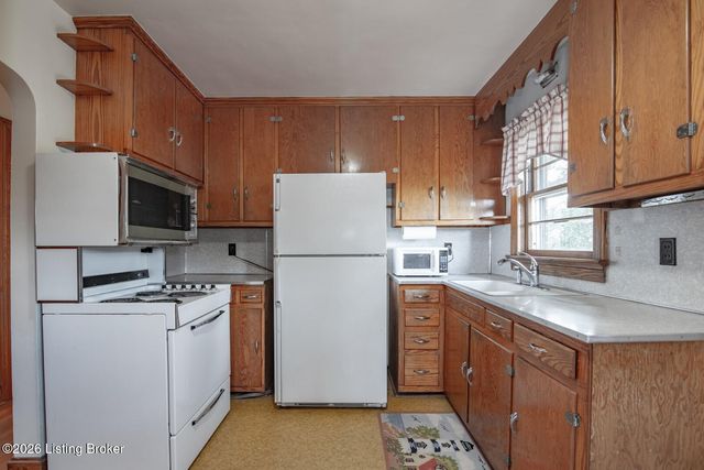 4765 Flaherty Rd, Vine Grove, KY 40175