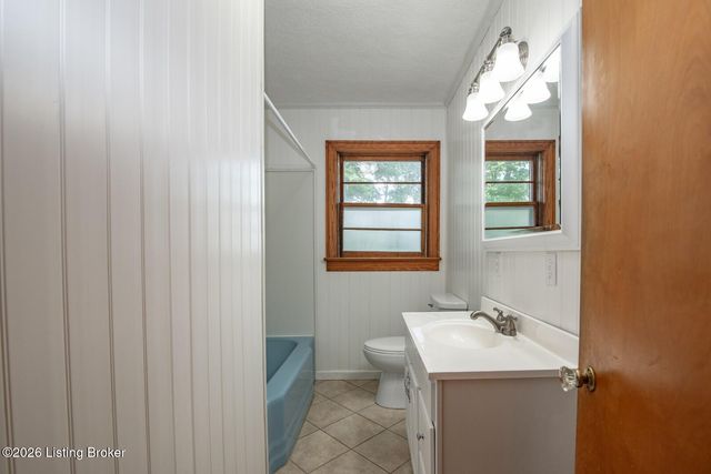 4765 Flaherty Rd, Vine Grove, KY 40175