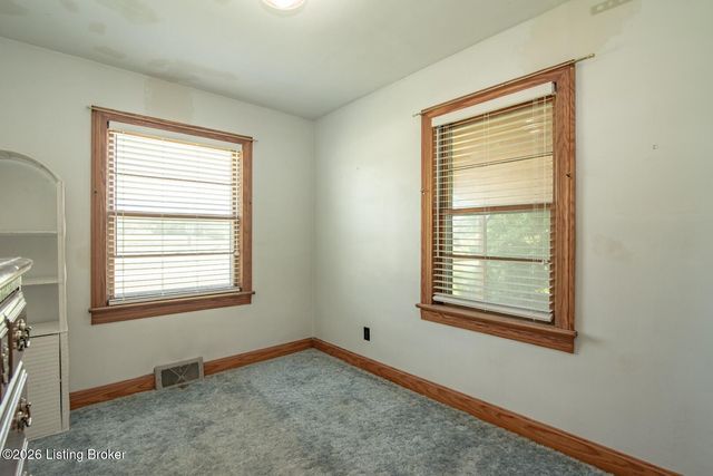 4765 Flaherty Rd, Vine Grove, KY 40175