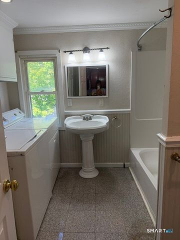 171 S Riverside Avenue 2nd Floor, Plymouth, CT 06786