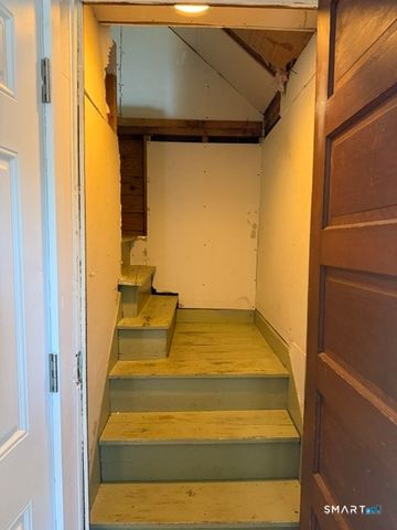171 S Riverside Avenue 2nd Floor, Plymouth, CT 06786
