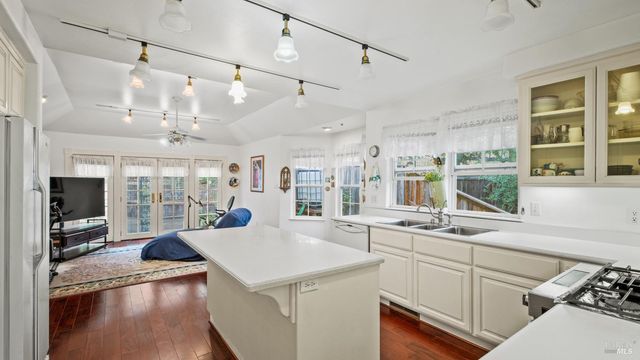 113 Heidi Ln, Cloverdale, CA 95425