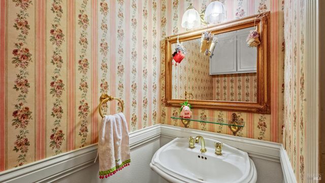 113 Heidi Ln, Cloverdale, CA 95425