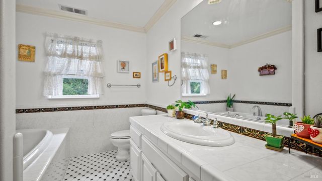 113 Heidi Ln, Cloverdale, CA 95425