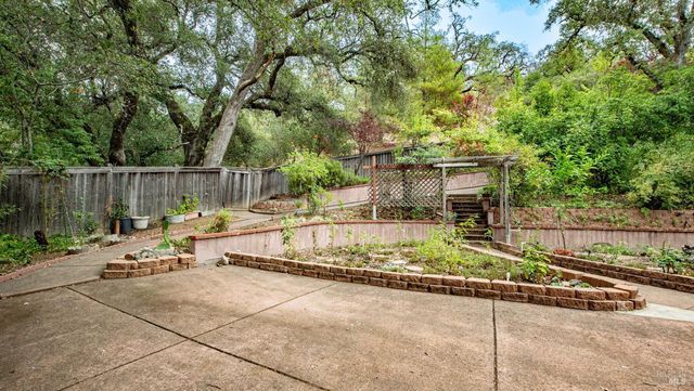 113 Heidi Ln, Cloverdale, CA 95425