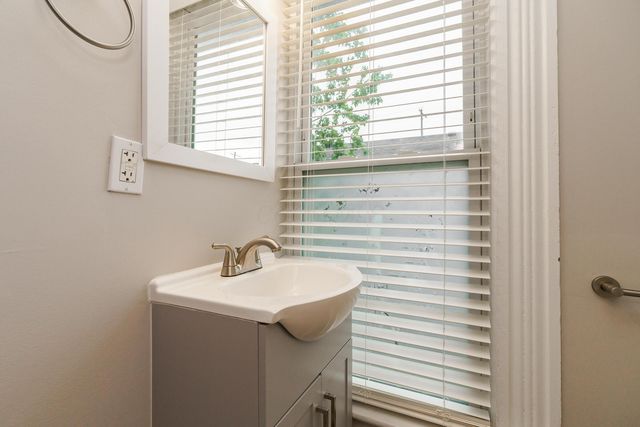 676 Wager Street, Columbus, OH 43206