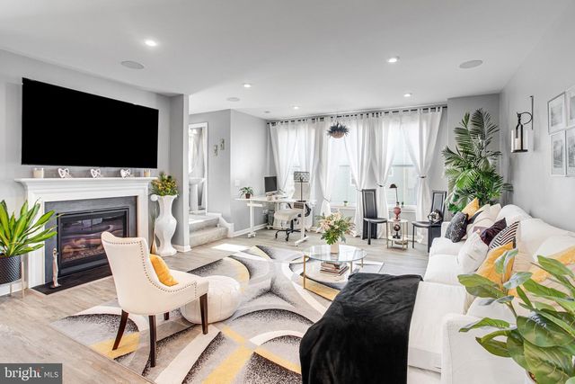 12950 BLUE SKY PL, Woodbridge, VA 22192