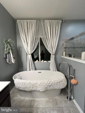 12950 BLUE SKY PL, Woodbridge, VA 22192