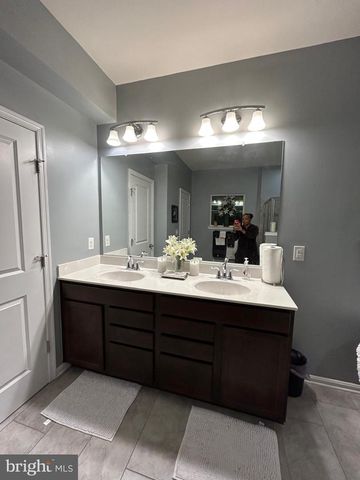 12950 BLUE SKY PL, Woodbridge, VA 22192