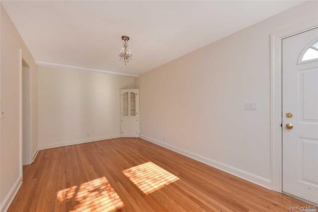30 N Maryland Avenue B, Port Washington, NY 11050