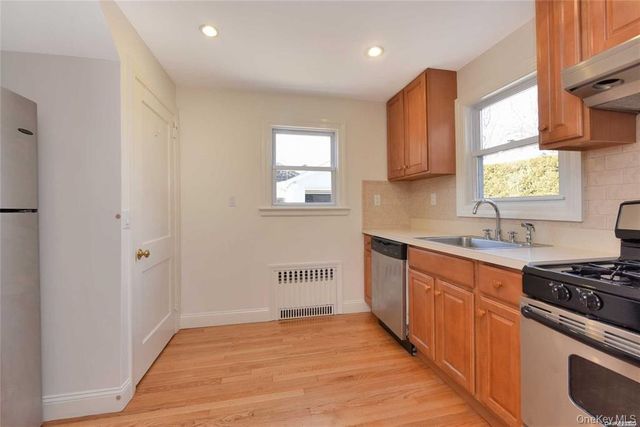 30 N Maryland Avenue B, Port Washington, NY 11050