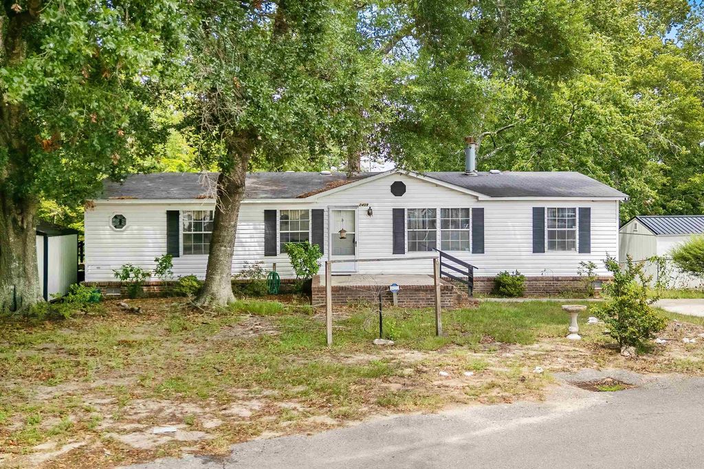 2409 Horne Ave., North Myrtle Beach, SC 29582