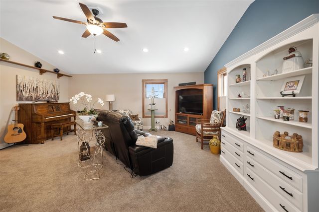 6163 N Meridian Road, Hope, MI 48628