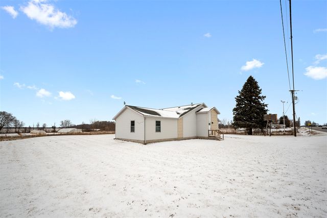 6163 N Meridian Road, Hope, MI 48628
