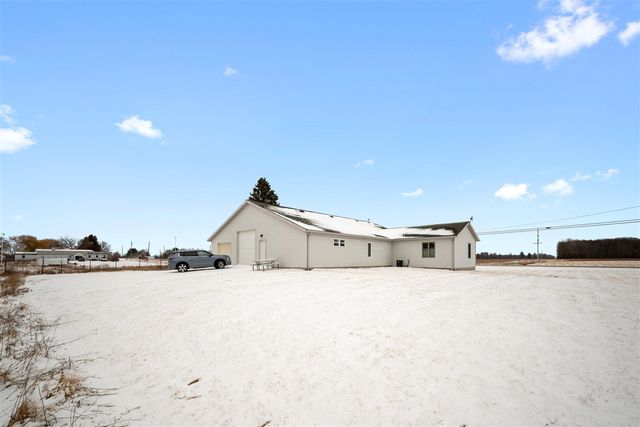 6163 N Meridian Road, Hope, MI 48628