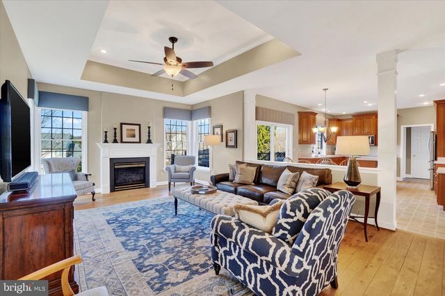 2727 WOODSPRING DR, York, PA 17402