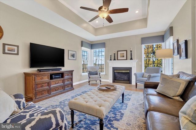 2727 WOODSPRING DR, York, PA 17402