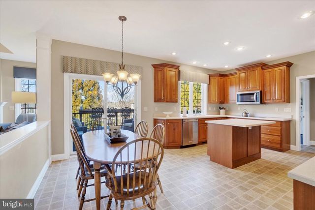 2727 WOODSPRING DR, York, PA 17402