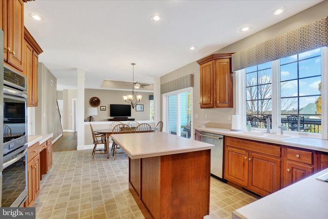 2727 WOODSPRING DR, York, PA 17402