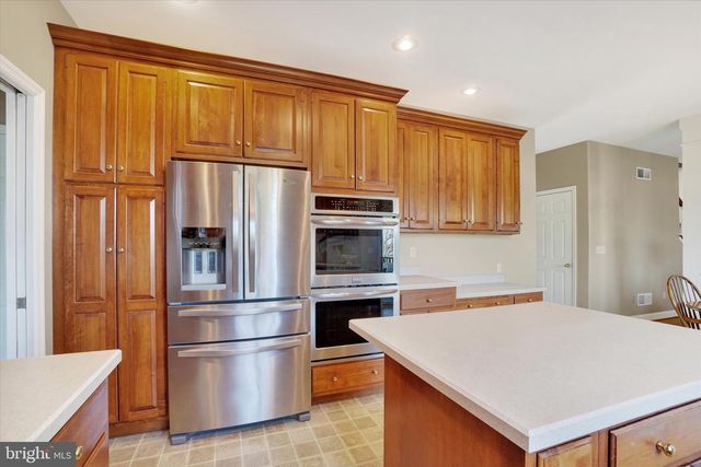 2727 WOODSPRING DR, York, PA 17402