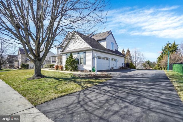 2727 WOODSPRING DR, York, PA 17402