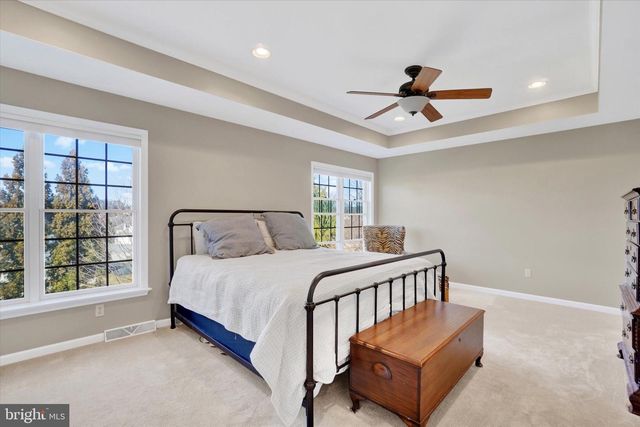 2727 WOODSPRING DR, York, PA 17402