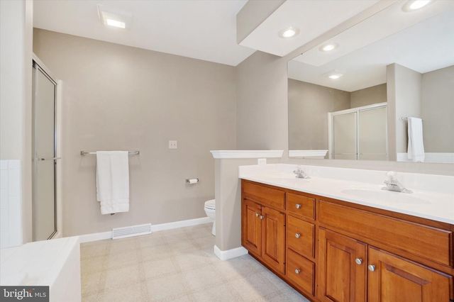 2727 WOODSPRING DR, York, PA 17402