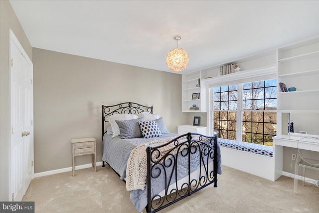 2727 WOODSPRING DR, York, PA 17402