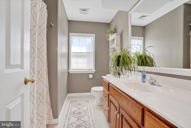 2727 WOODSPRING DR, York, PA 17402