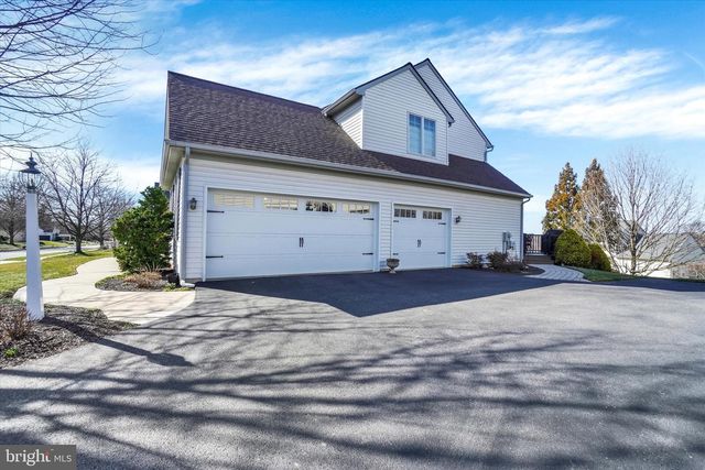 2727 WOODSPRING DR, York, PA 17402