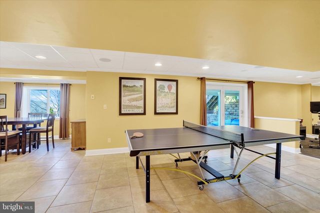 2727 WOODSPRING DR, York, PA 17402