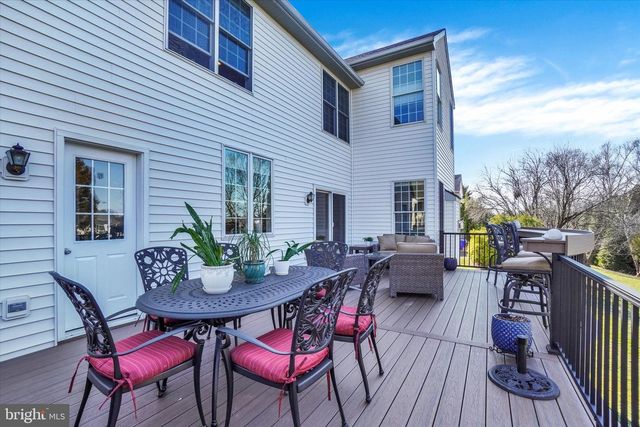 2727 WOODSPRING DR, York, PA 17402