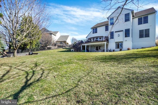 2727 WOODSPRING DR, York, PA 17402