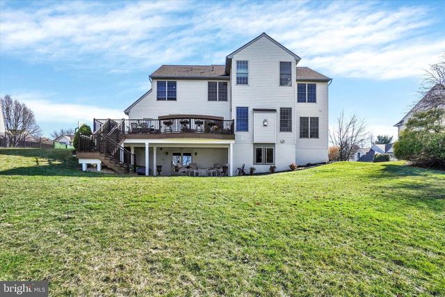 2727 WOODSPRING DR, York, PA 17402