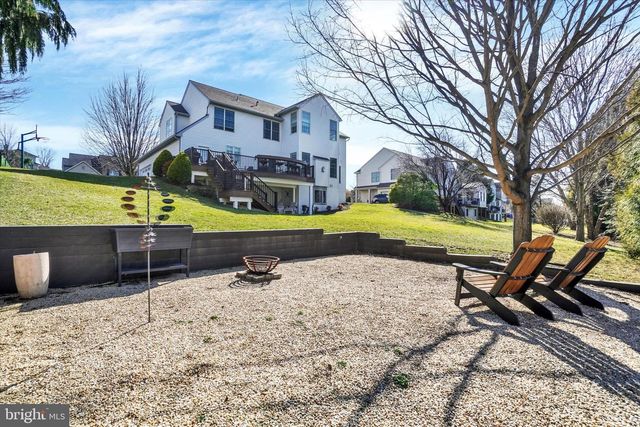 2727 WOODSPRING DR, York, PA 17402