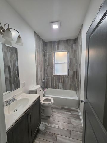1503 E 74th Place 1, Chicago, IL 60619