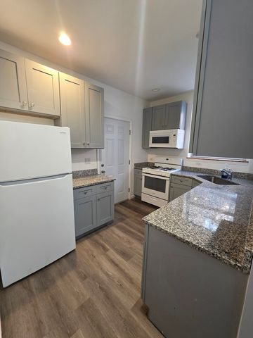 1503 E 74th Place 1, Chicago, IL 60619