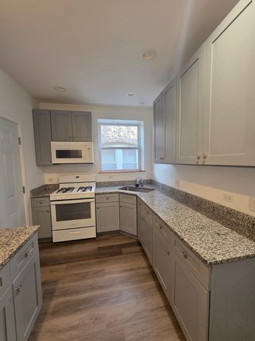 1503 E 74th Place 1, Chicago, IL 60619