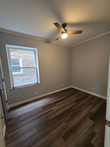 1503 E 74th Place 1, Chicago, IL 60619