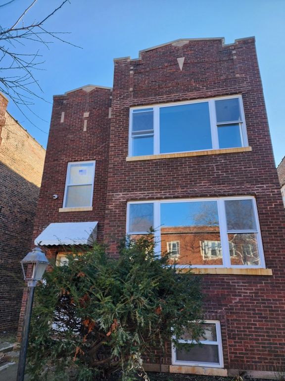 1503 E 74th Place 1, Chicago, IL 60619