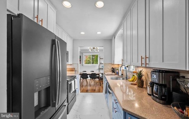 3223 HOLLY HILL DR, Falls Church, VA 22042