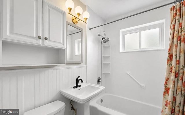 3223 HOLLY HILL DR, Falls Church, VA 22042