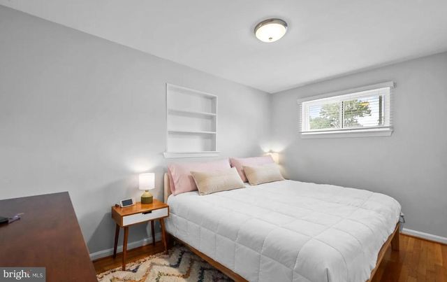 3223 HOLLY HILL DR, Falls Church, VA 22042