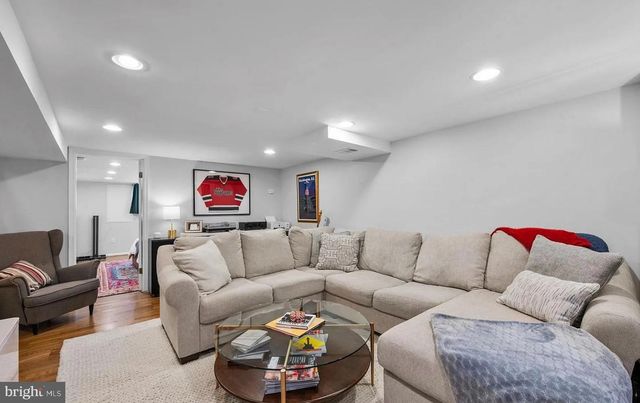 3223 HOLLY HILL DR, Falls Church, VA 22042