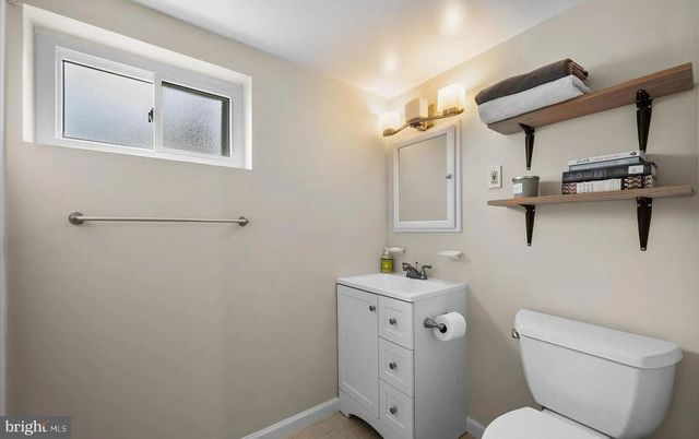 3223 HOLLY HILL DR, Falls Church, VA 22042
