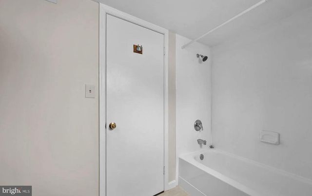 3223 HOLLY HILL DR, Falls Church, VA 22042