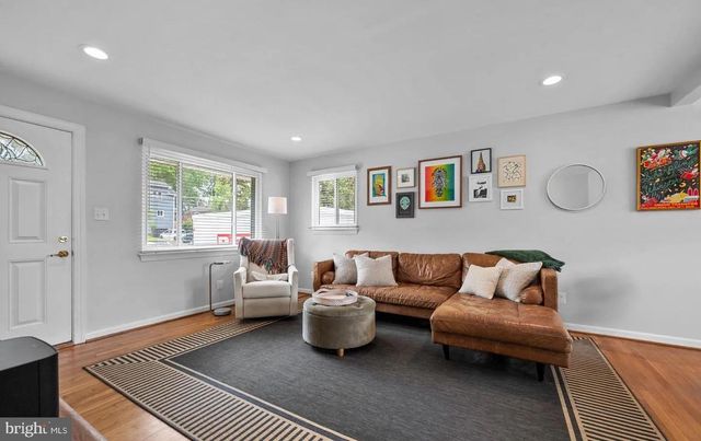 3223 HOLLY HILL DR, Falls Church, VA 22042