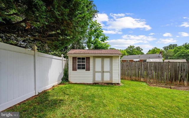 3223 HOLLY HILL DR, Falls Church, VA 22042